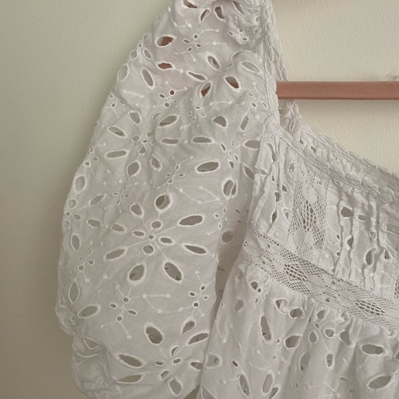 Wilfred - eyelet puff sleeve top (small) - Picture 2 of 6